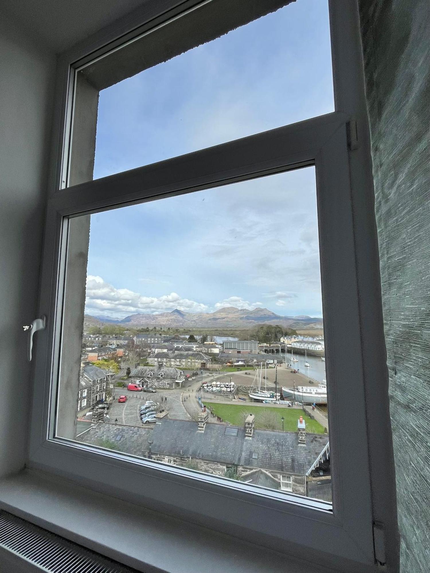 Harbour & Mountain Views, Porthmadog House, Sleeps 9, 4 Bedrooms, Two And Half Bathrooms Екстер'єр фото