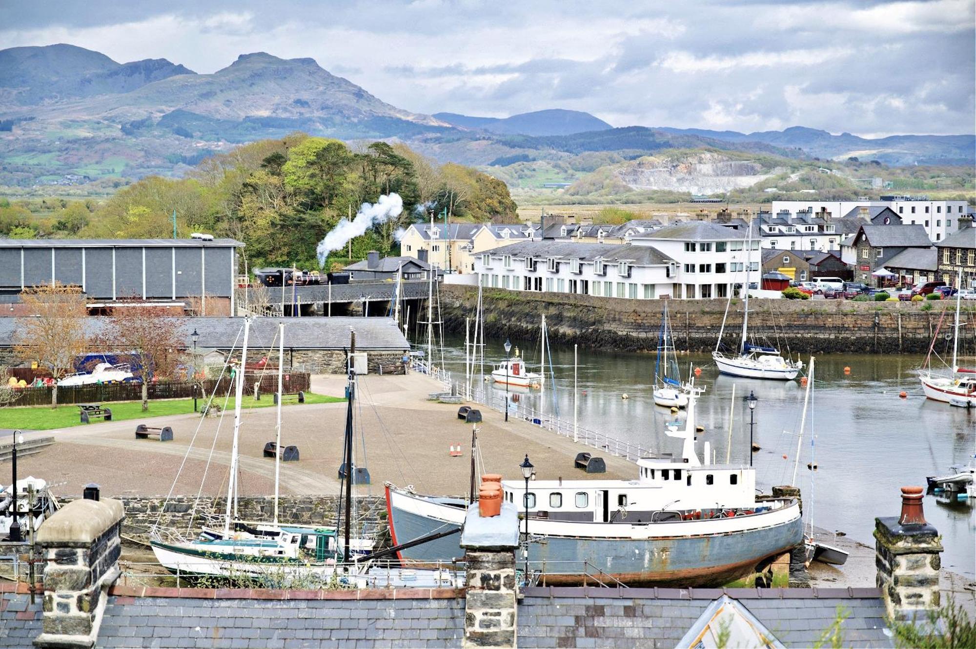Harbour & Mountain Views, Porthmadog House, Sleeps 9, 4 Bedrooms, Two And Half Bathrooms Екстер'єр фото